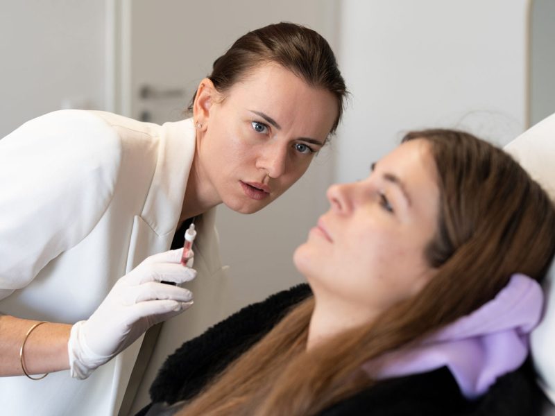 Perfekte-Nase-ohne-OP-Alena-Schweder-erklärt-die-Behandlung-Aesthetiqua